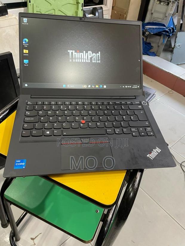 New Laptop Lenovo ThinkPad E14 Gen 5 8GB Intel Core i5 SSD 256GB · Photo 1
