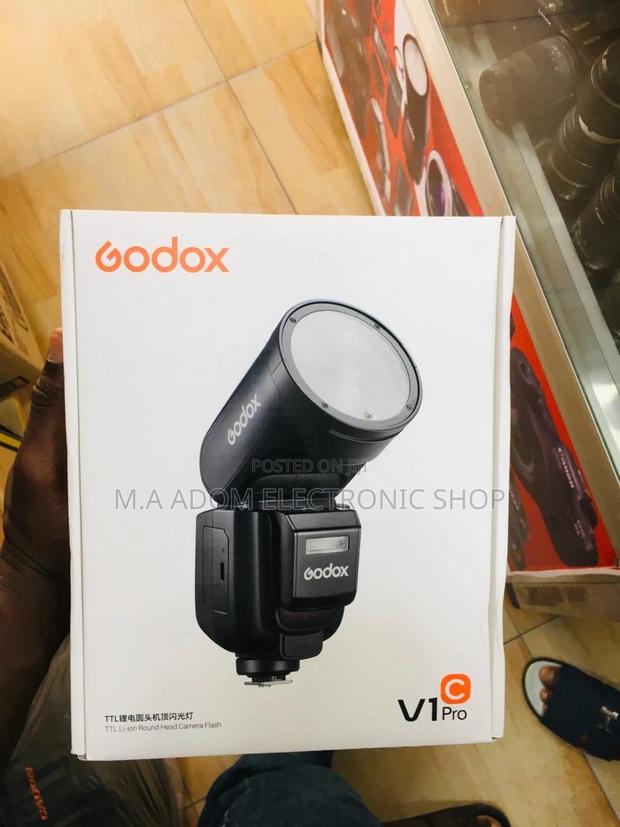 Godox V1 Pro: Capture Light. Capture Life. · Photo 1