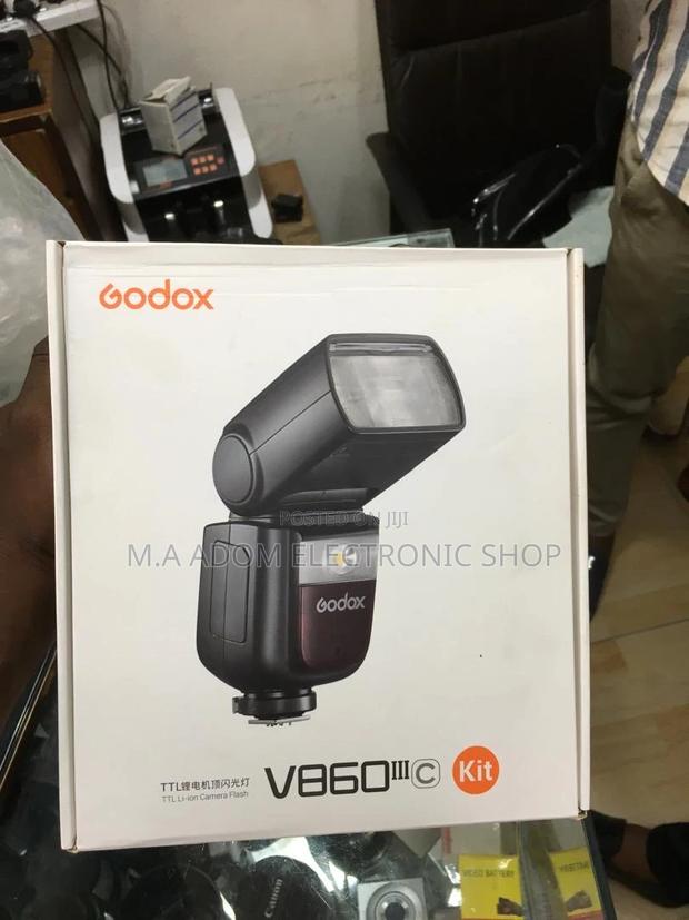 Godox V860III: Your Photography's Secret Weapon · Photo 1