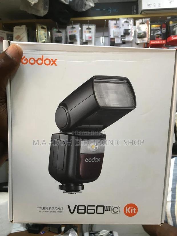 Godox V860III:Unleash Creative Vision With Powerful Lighting · Photo 1
