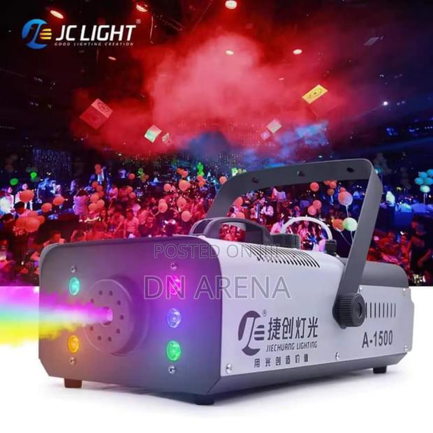 Commercial RGB Smoke Machine With Led Light 1500 Watts · Photo 1