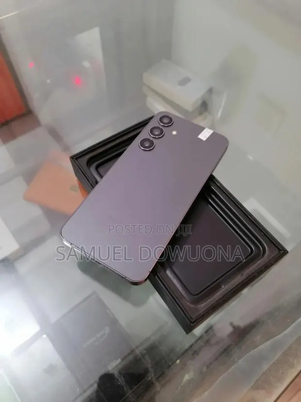 New Samsung Galaxy S24+ 256 GB Black · Photo 1