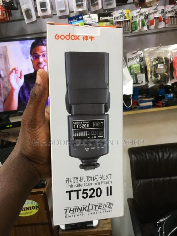Godox TT520 II: Never Miss the Perfect Shot · Photo 1
