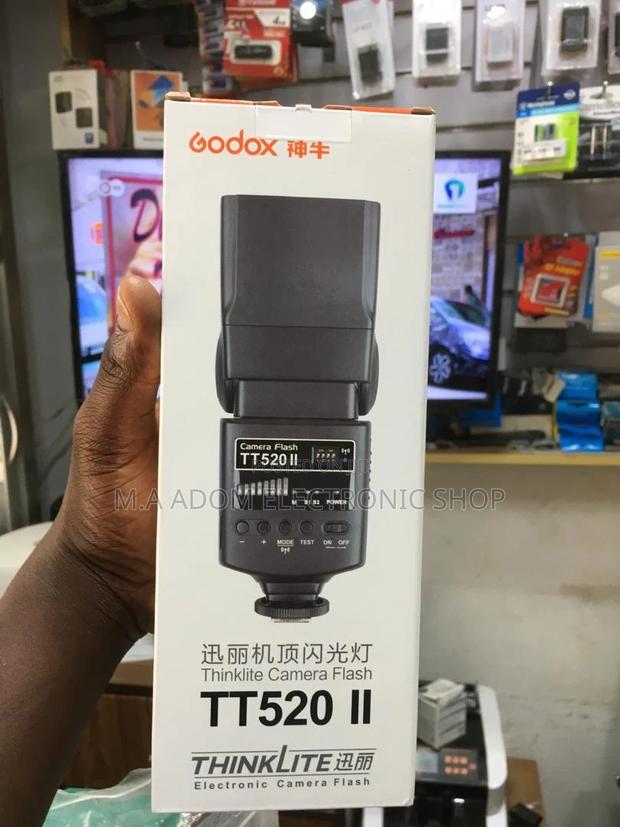 Godox TT520 II: Illuminate Your World, One Photo at a Time. · Photo 1