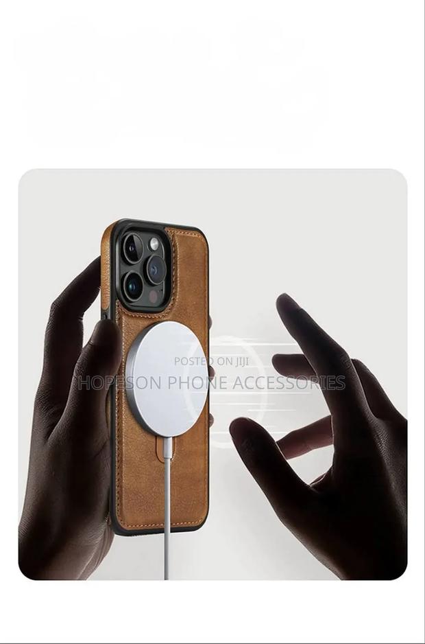 iPhone Wireless Charging and Magsafe Leather Cases · Photo 7