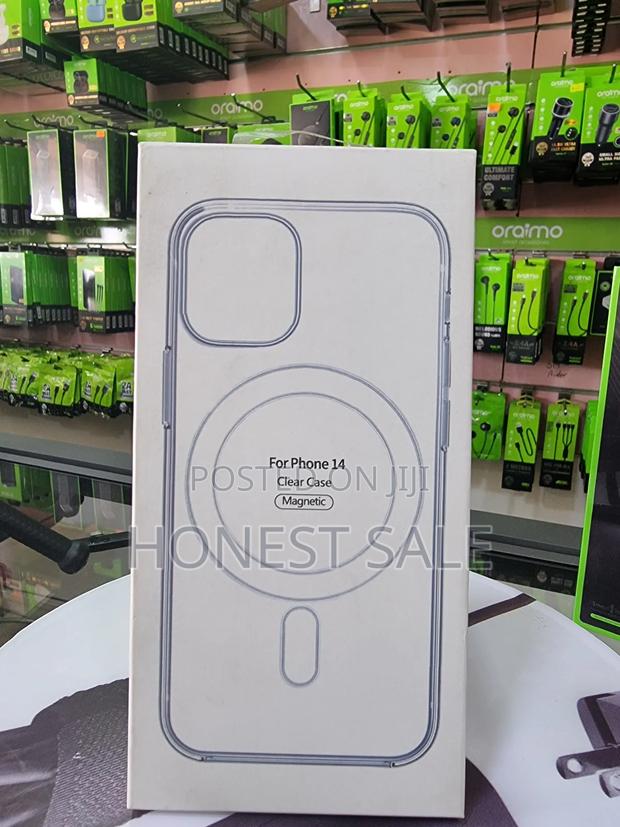 iPhone 14 Magsafe Clear Case · Photo 1