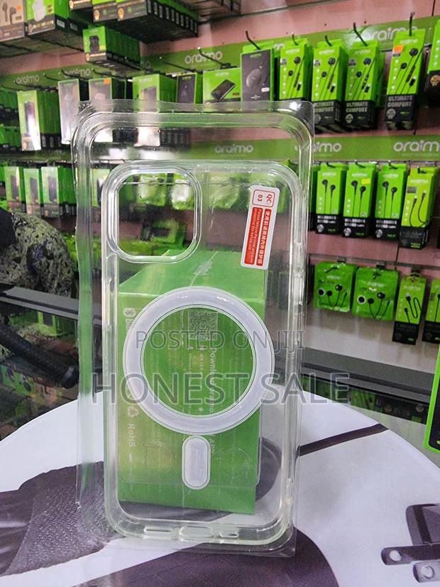 iPhone 14 Magsafe Clear Case · Photo 3