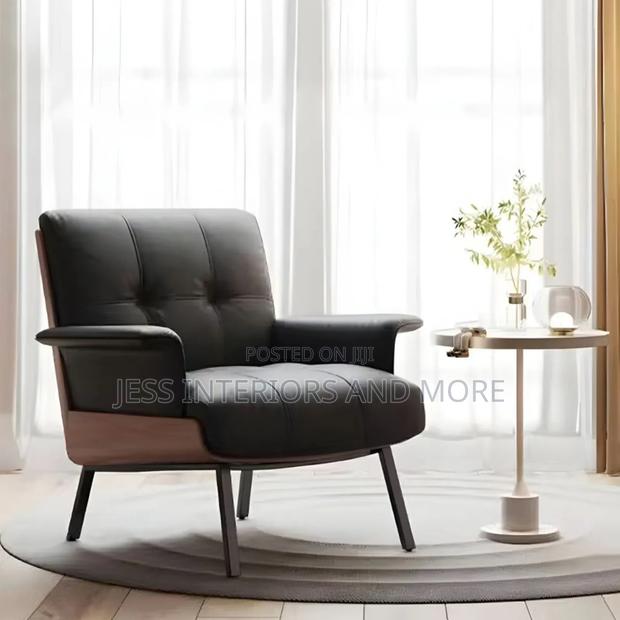 Lounge Armchair · Photo 1