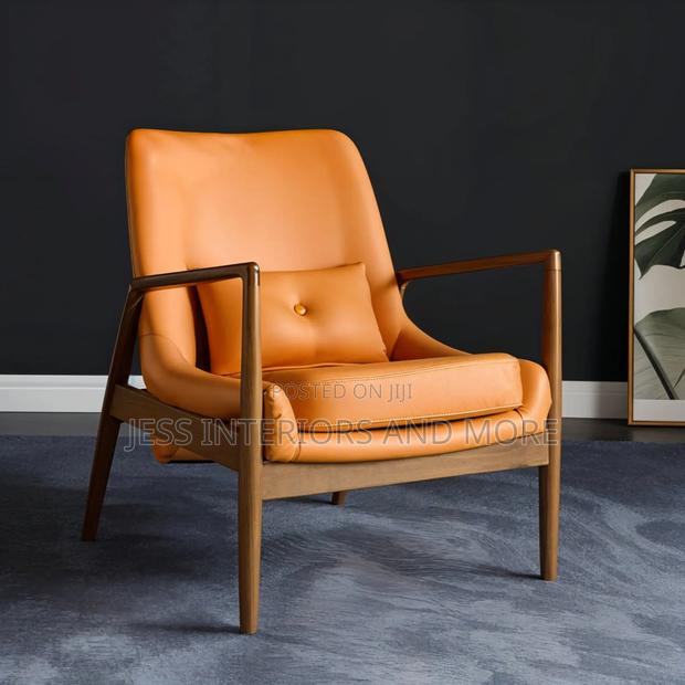 Accent Chair (Orange) · Photo 1