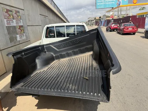 Mitsubishi L200 2026,2025,2023,2024,Bucket Linning Available · Photo 1