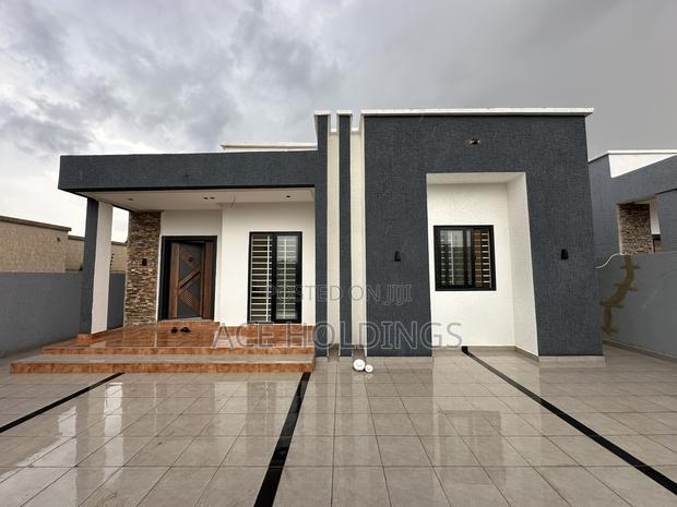 3bdrm House in Oyarifa for sale · Photo 1