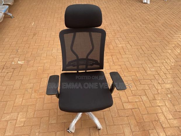 Mesh Ergonomic Office Chair · Photo 2