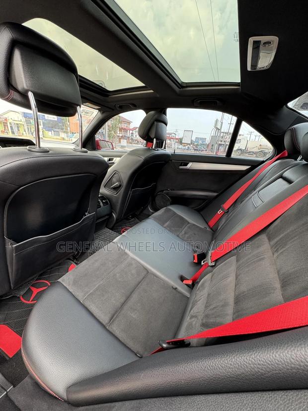 Mercedes-Benz C250 2014 Red · Photo 7