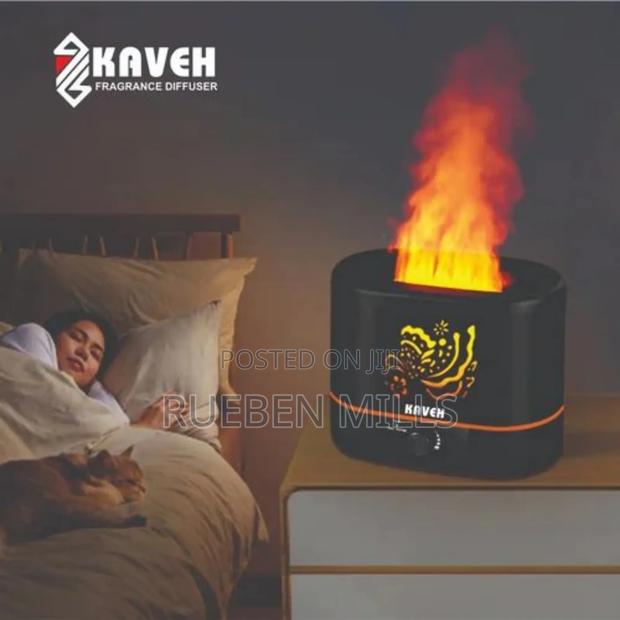Large Size 2.0 Litres Plastic Flame Diffuser Humidifier · Photo 2