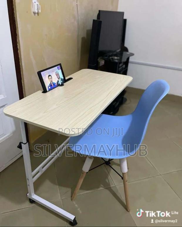 Height Adjustable Laptop Desk · Photo 4