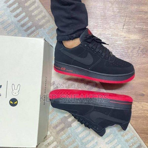 Nike Airforce 1 Black Red · Photo 2
