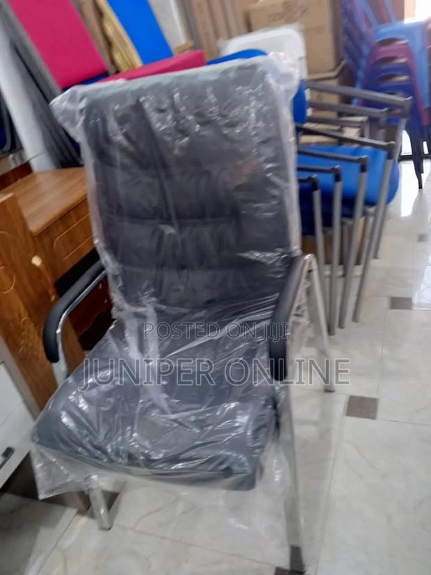 Visitors Chair/ Waiting Black Leather Gross · Photo 1