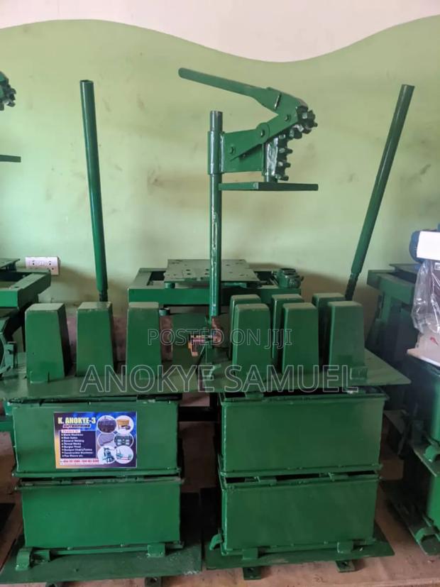 Semi Automatic Concrete Block Machine(REDUCED TO CLEAR) · Photo 2