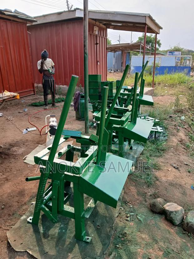 Semi Automatic Concrete Block Machine(REDUCED TO CLEAR) · Photo 3