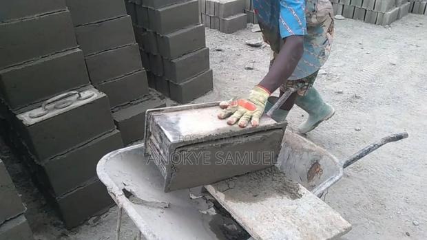 Semi Automatic Concrete Block Machine(REDUCED TO CLEAR) · Photo 7