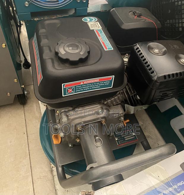 TOTAL Gasoline Concrete Vibrator 5.5HP (Claw Type) · Photo 2