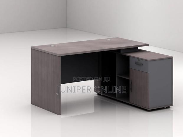 Office Table/ Desk Quadre Firmer · Photo 2