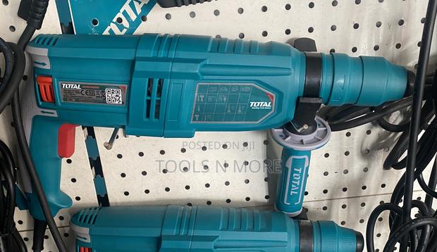 TOTAL Rotary Hammer 800W (Replaceable Chuck) · Photo 1