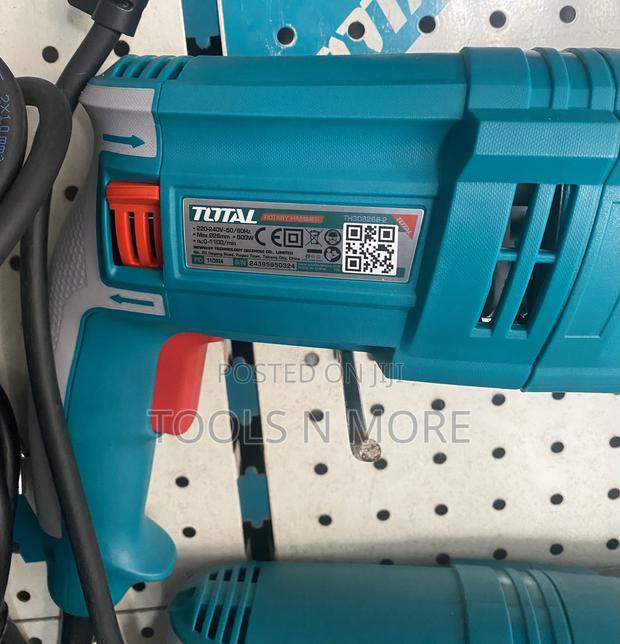 TOTAL Rotary Hammer 800W (Replaceable Chuck) · Photo 2