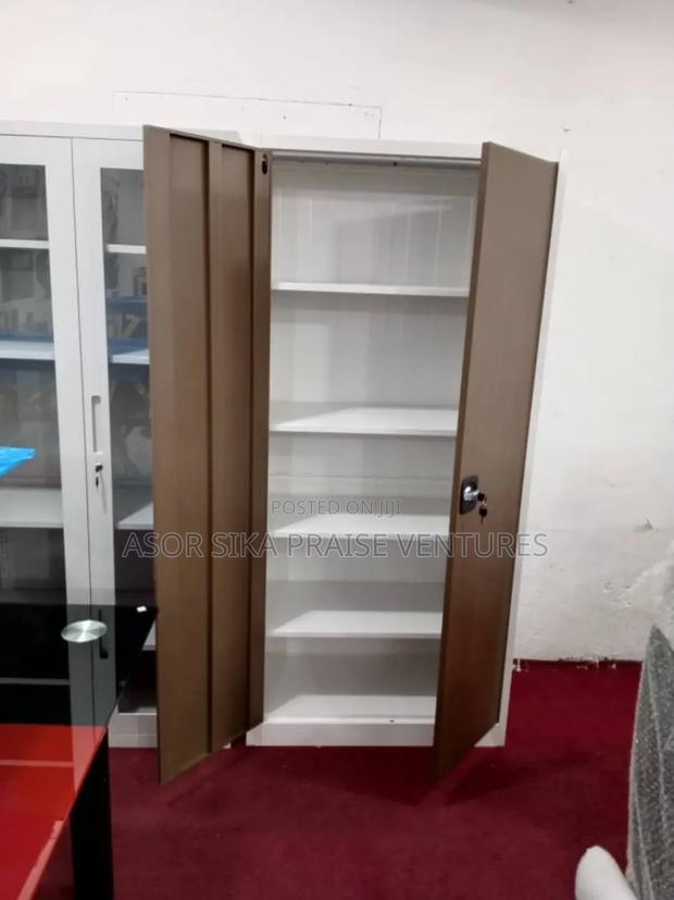 Cabinet Bookshelves · Photo 1