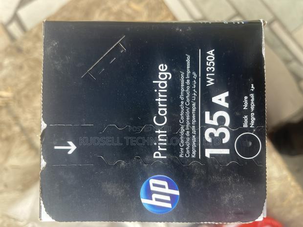 HP 135A Black Laserjet Toner Cartridge · Photo 2
