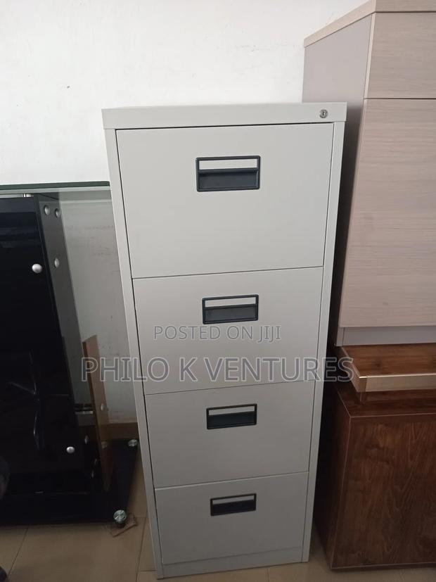 Lockable File Cabinet 4 Drawers · Photo 1