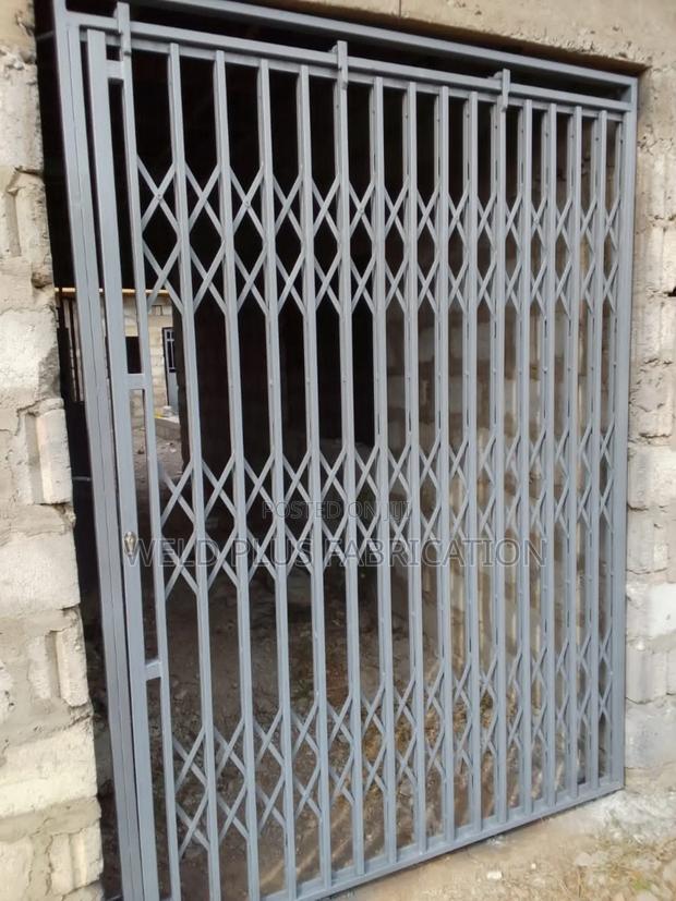 Collapsible Door Burglar Proof · Photo 2