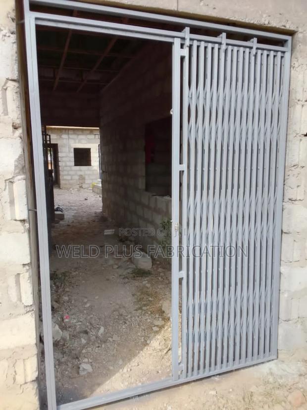 Collapsible Door Burglar Proof · Photo 4