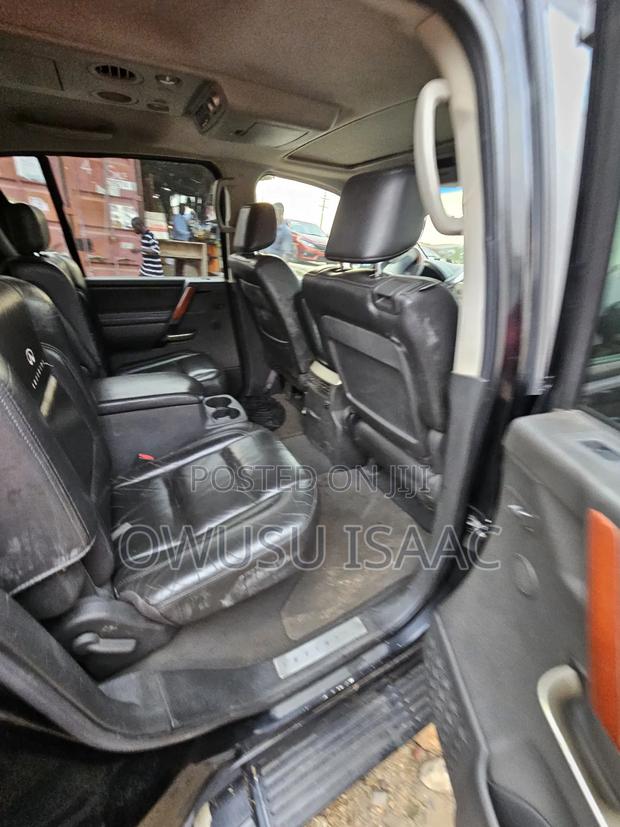 Infiniti QX56 2010 Black · Photo 5