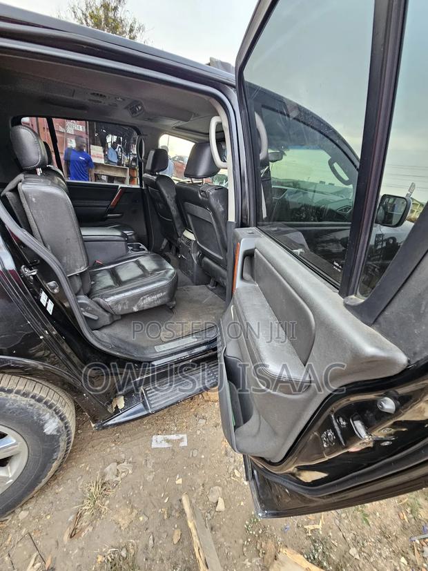 Infiniti QX56 2010 Black · Photo 7