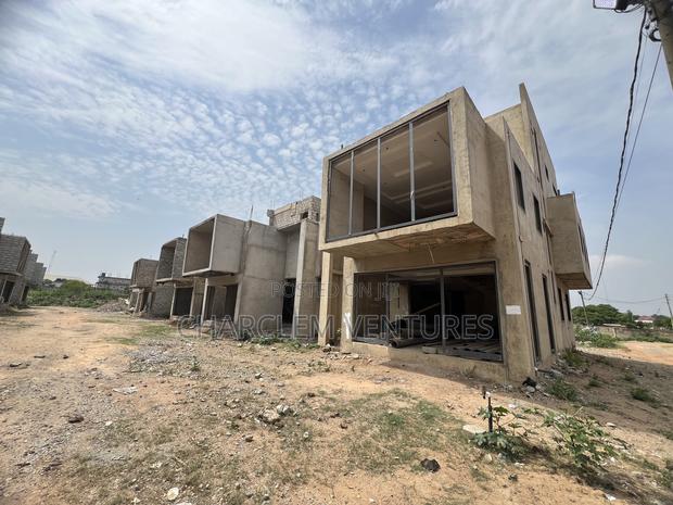 4bdrm Townhouse/Terrace in Charclem Ventures, East Legon for sale · Photo 3