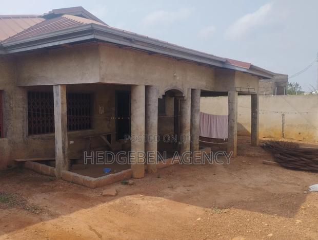 4bdrm House in Oyarifa for sale · Photo 4