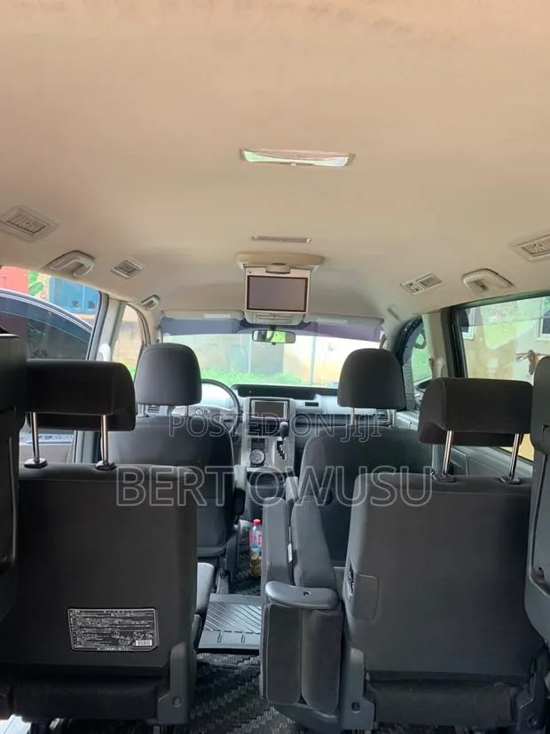 Toyota Voxy 2012 Blue · Photo 1