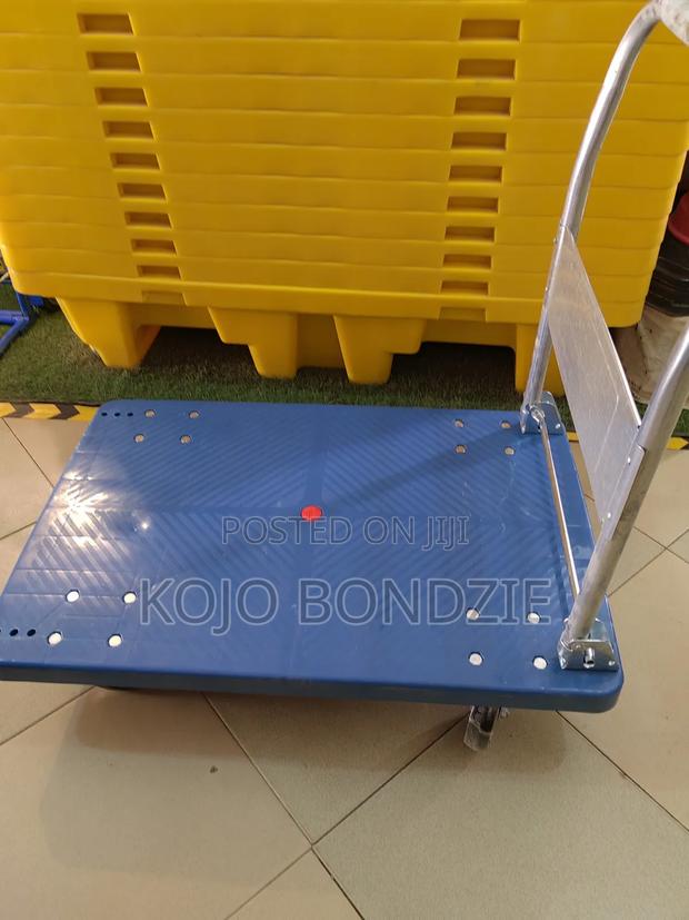 Plastic Platform Trolley 400kg · Photo 1