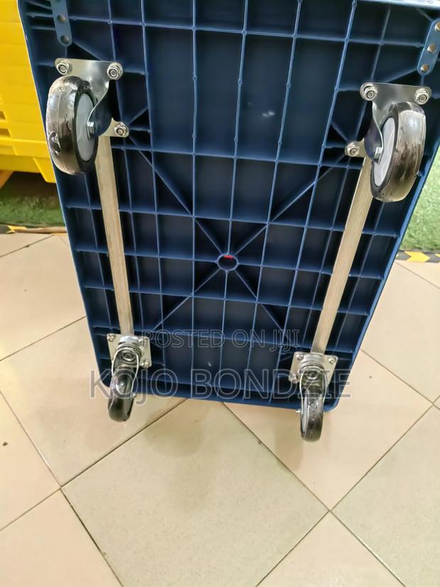Plastic Platform Trolley 400kg · Photo 3