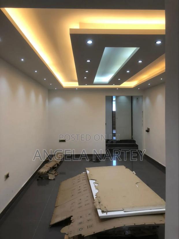 Furnished 1bdrm Apartment in East Legon for sale · Photo 2