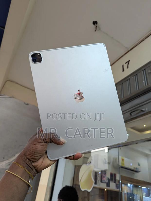 New Apple iPad Pro 12.9 (2021) 128 GB Gray · Photo 6