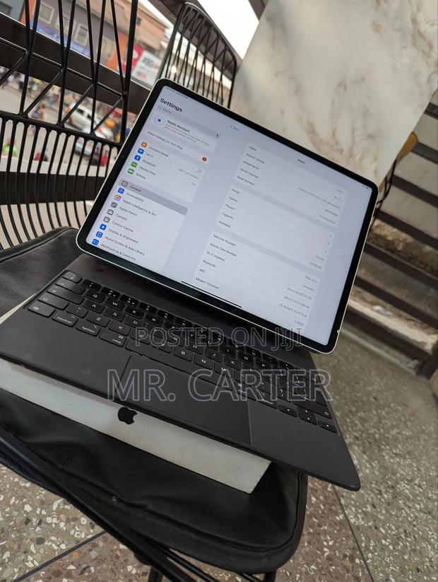 New Apple iPad Pro 12.9 (2021) 128 GB Gray · Photo 8
