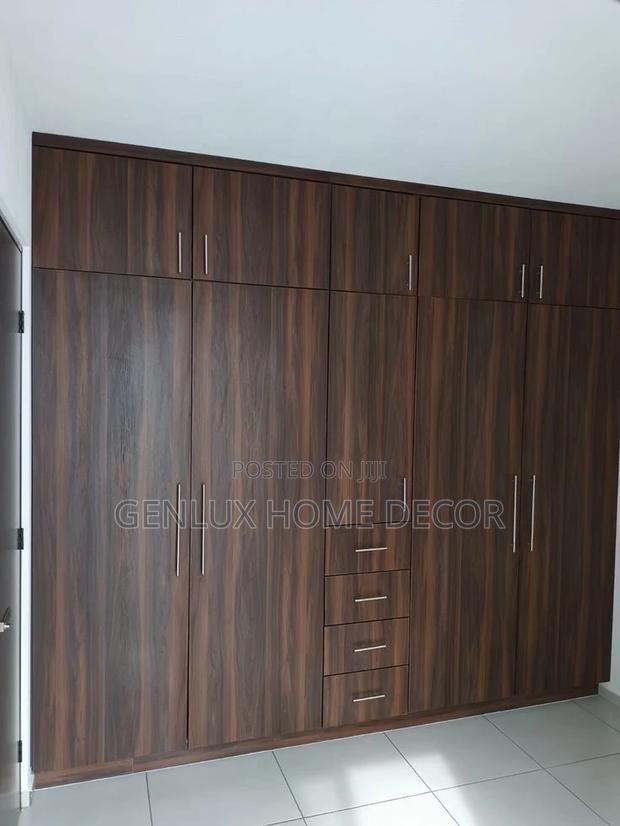 Compact Corner Wardrobes for Small Spaces · Photo 2