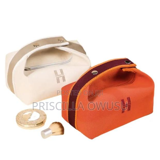 Waterproof Embroidered Canvas Makeup Bag · Photo 2