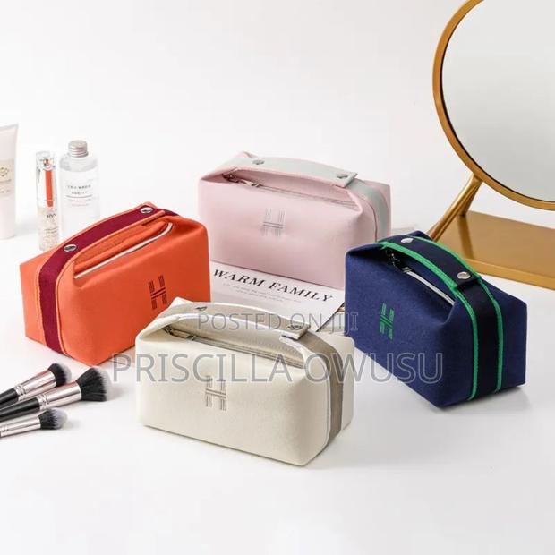 Waterproof Embroidered Canvas Makeup Bag · Photo 3