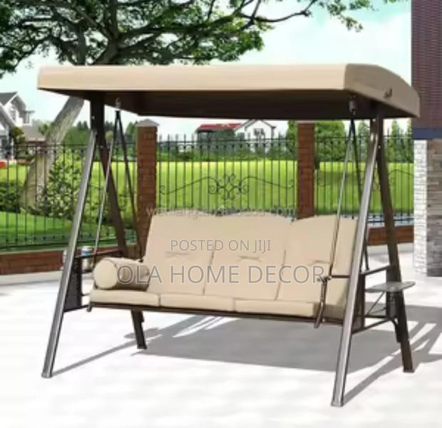 Swinging Garden Chair · Photo 3