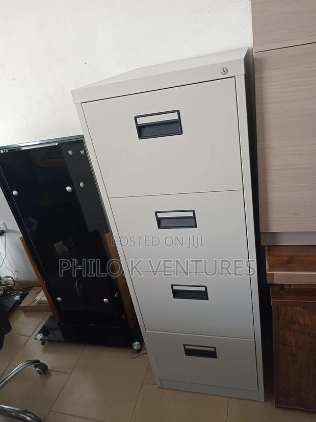 Storage Cabinet for Your Workers · Photo 1