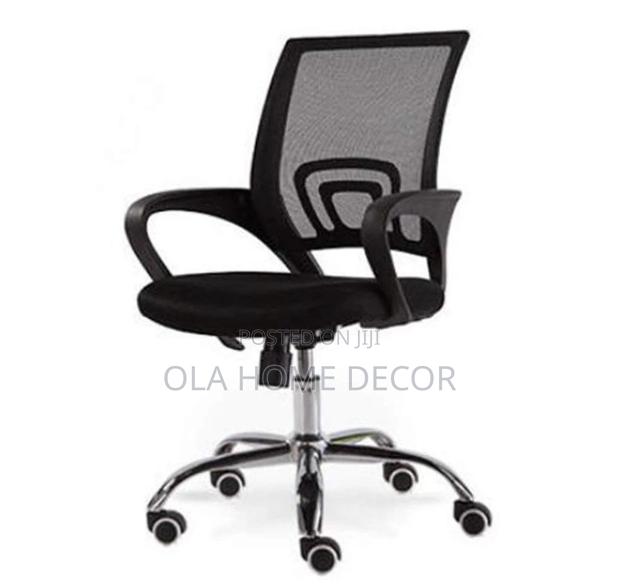 Swivel Chair · Photo 1