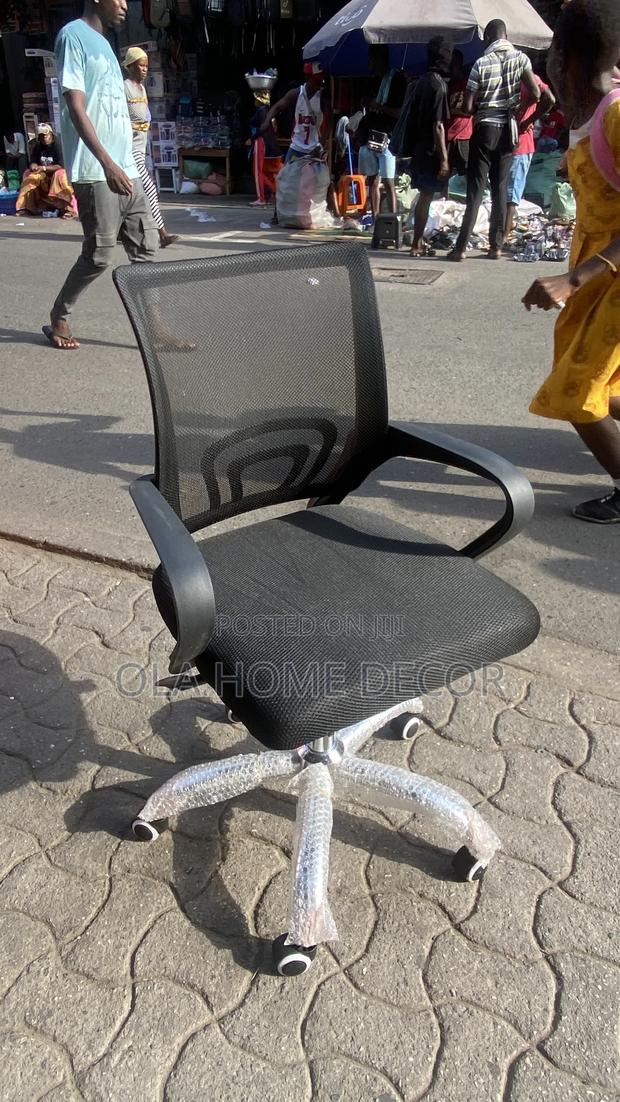 Swivel Chair · Photo 3